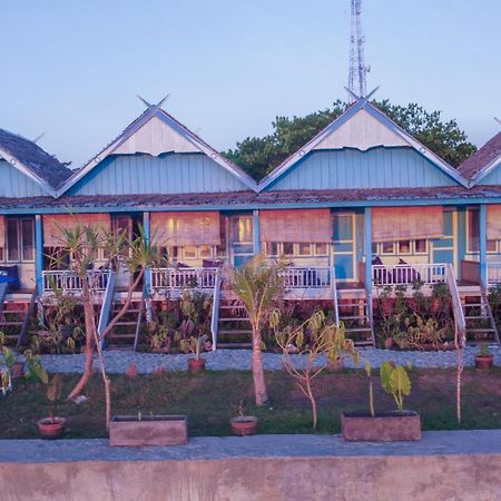 Moyo Island Resort Buitenkant foto