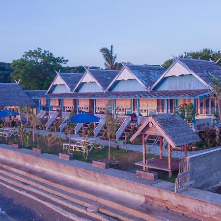 Moyo Island Resort Buitenkant foto