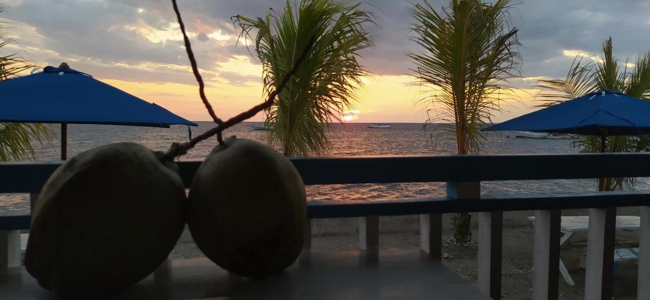 Moyo Island Resort Buitenkant foto