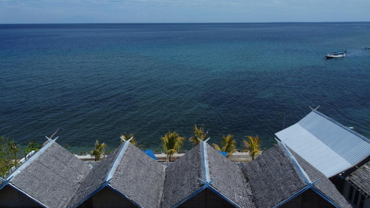 Moyo Island Resort Buitenkant foto