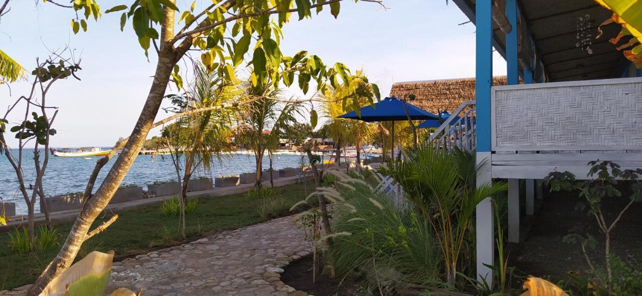 Moyo Island Resort Buitenkant foto