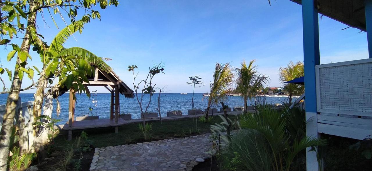Moyo Island Resort Buitenkant foto