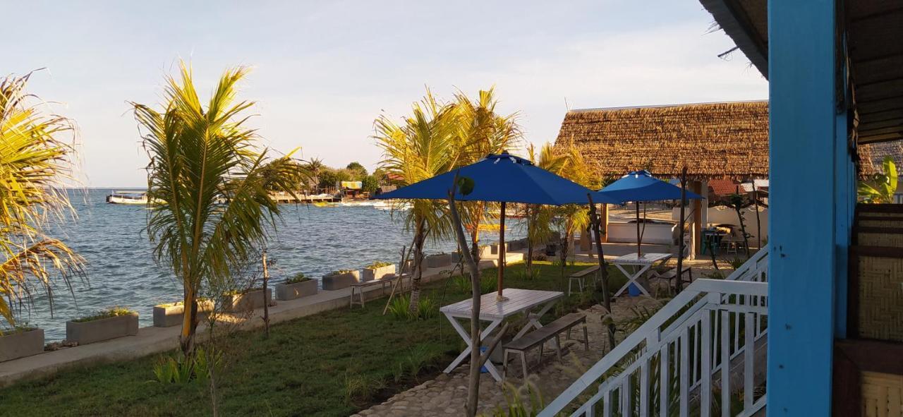 Moyo Island Resort Buitenkant foto