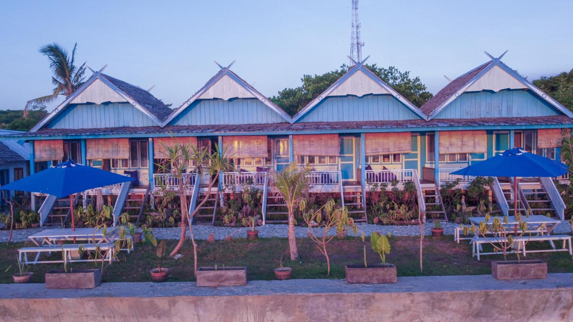 Moyo Island Resort Buitenkant foto