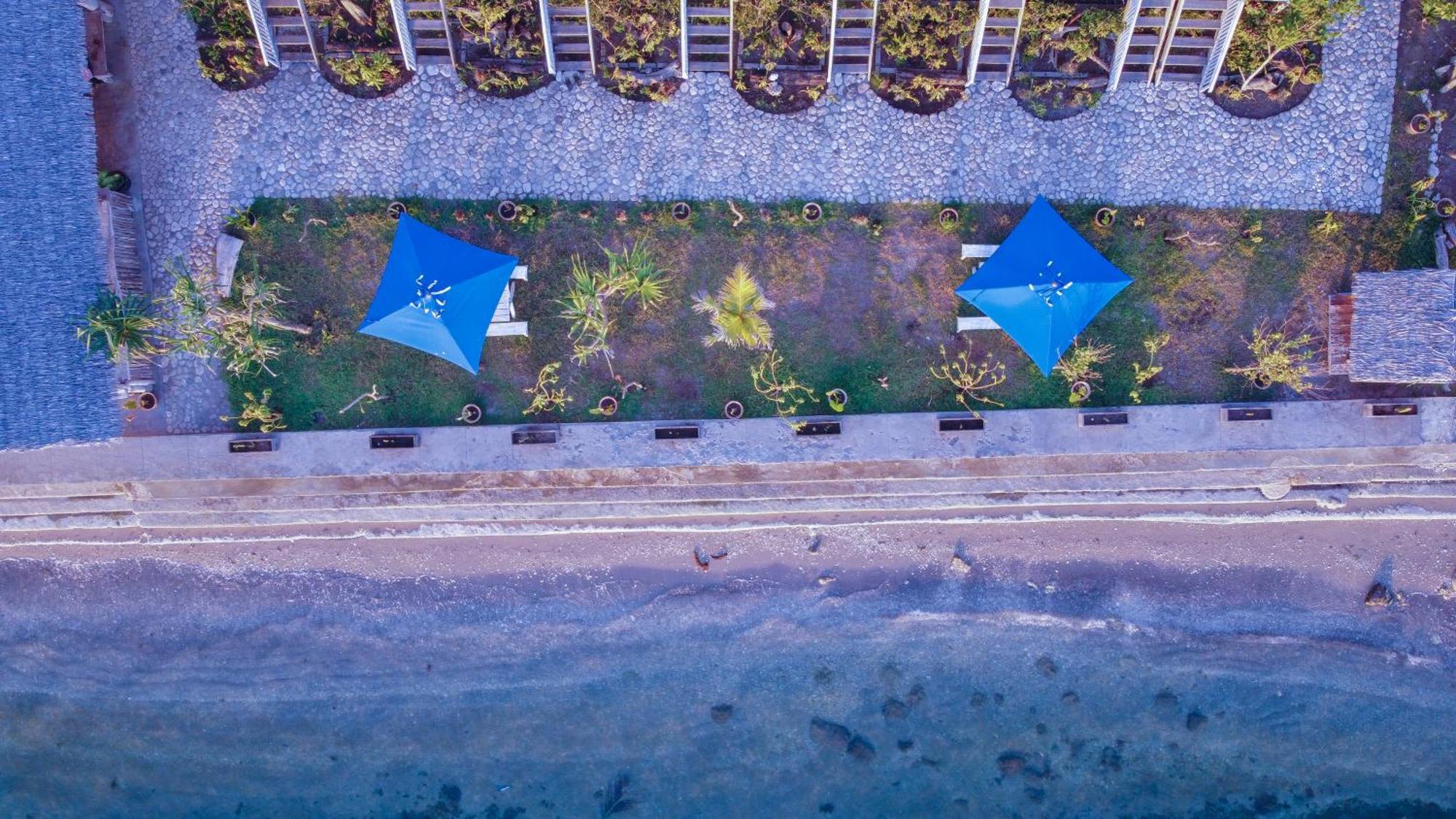 Moyo Island Resort Buitenkant foto