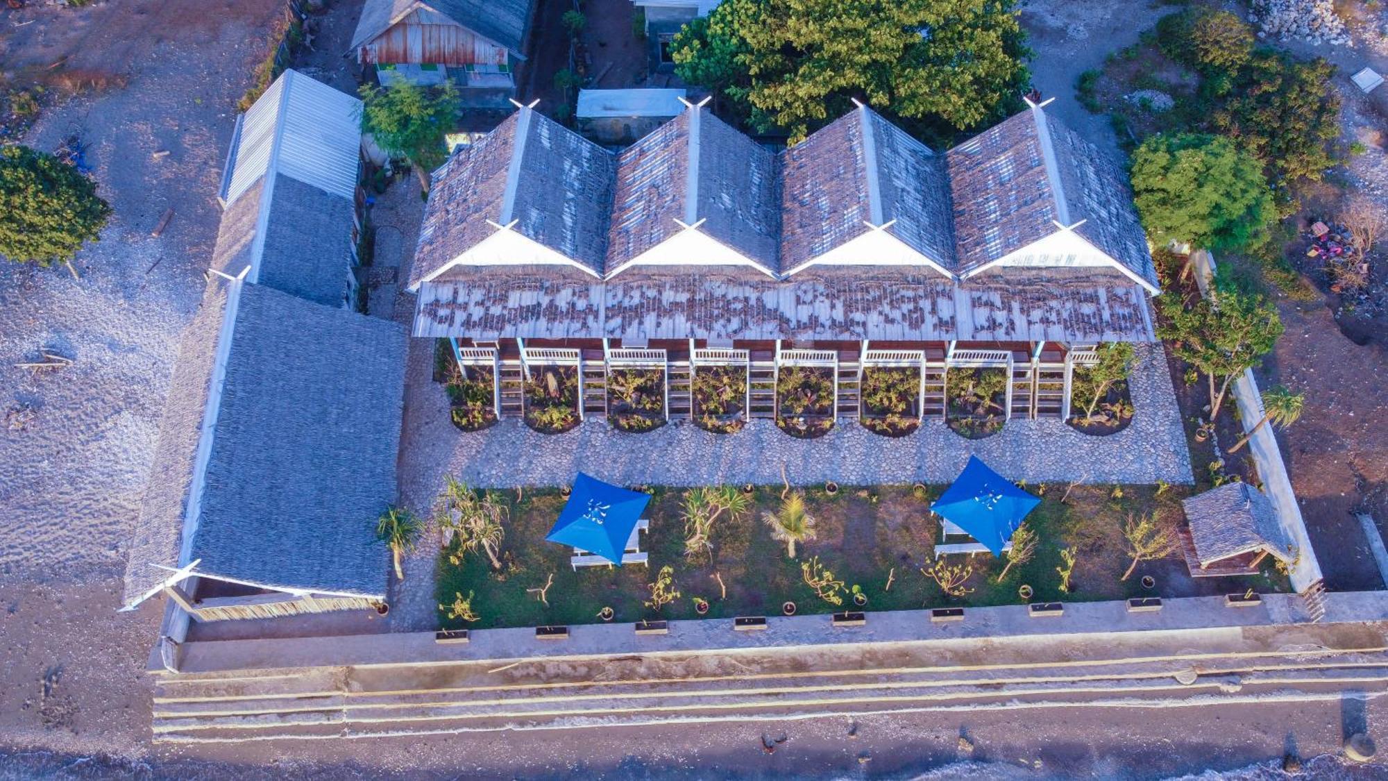 Moyo Island Resort Buitenkant foto
